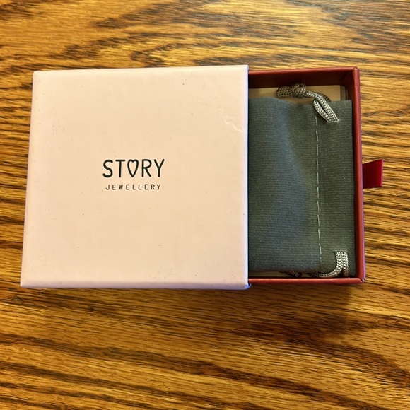 NWT Special Star Planet & Stars Ring by Story Jewellery Size 9 - Picture 11 of 13